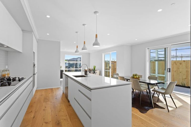 Photo of property in 23 Symes Drive, Red Beach, 0932