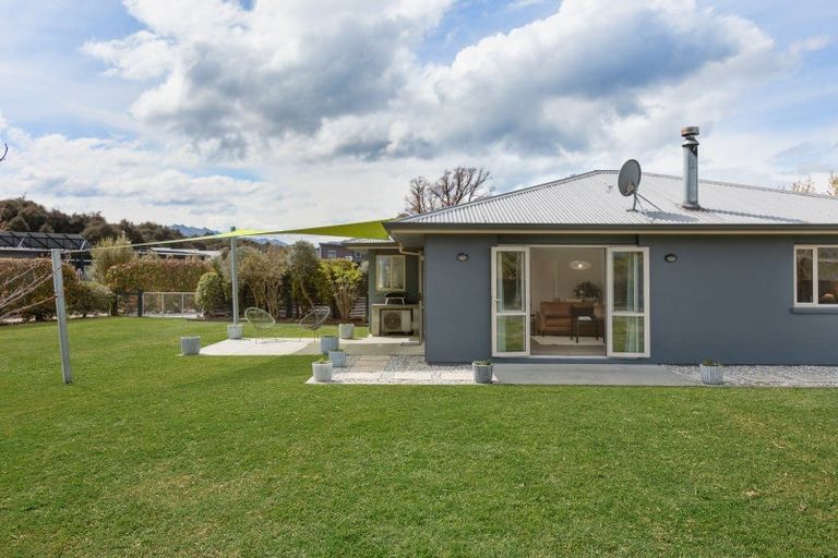 Photo of property in 17 Hunt Place, Albert Town, Wanaka, 9305