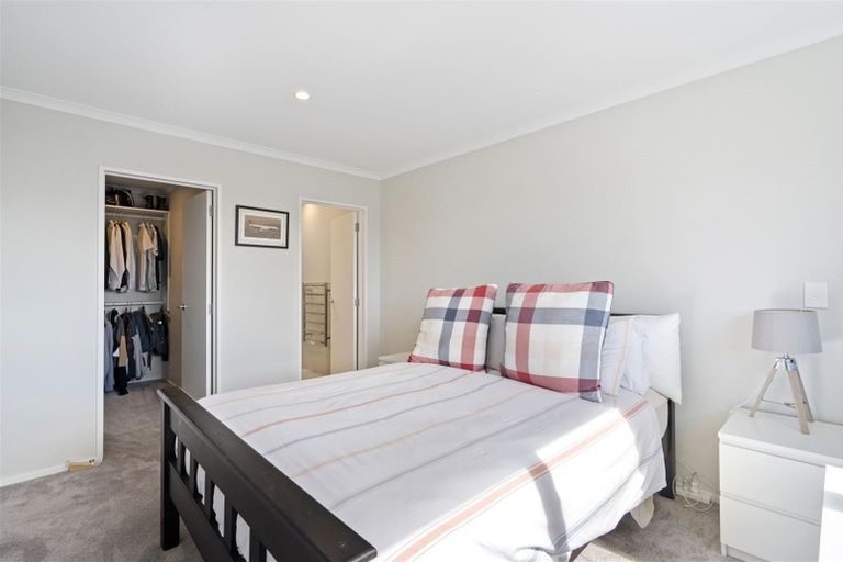 Photo of property in 2 Briddock Way, Swanson, Auckland, 0614