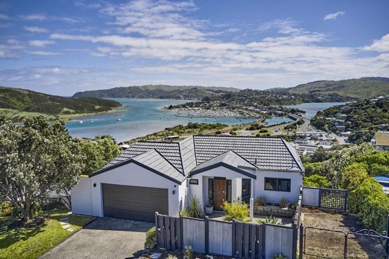 Photo of property in 27 Eskdale Road, Papakowhai, Porirua, 5024