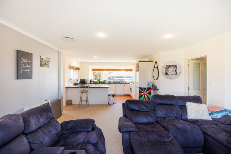 Photo of property in 9 Woodgate Court, Fitzherbert, Palmerston North, 4410