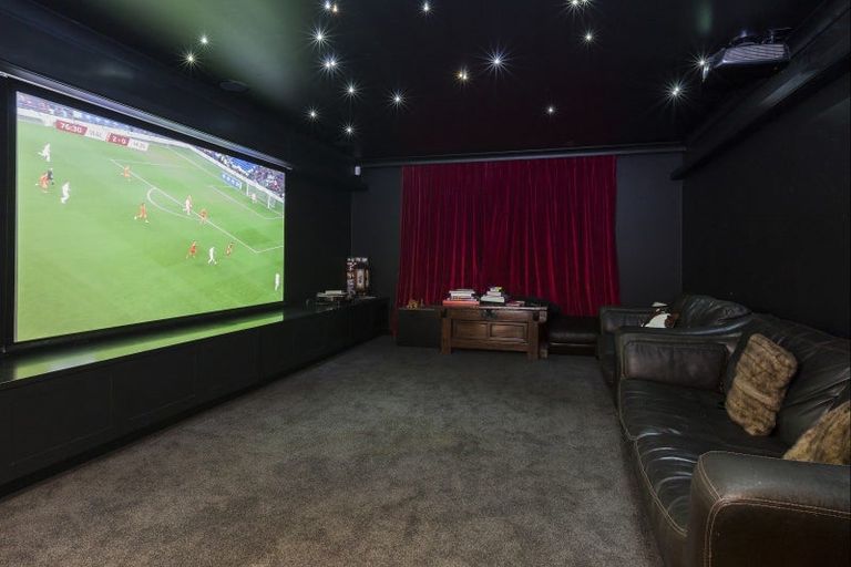 Photo of property in 11 Pentlow Place, Fendalton, Christchurch, 8052