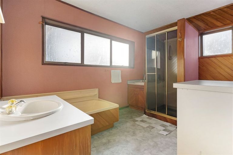 Photo of property in 208 Clovelly Road, Bucklands Beach, Auckland, 2012