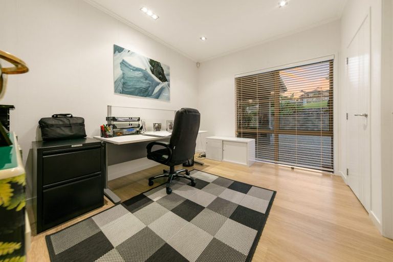 Photo of property in 7 Burgundy Park Avenue, Henderson, Auckland, 0612