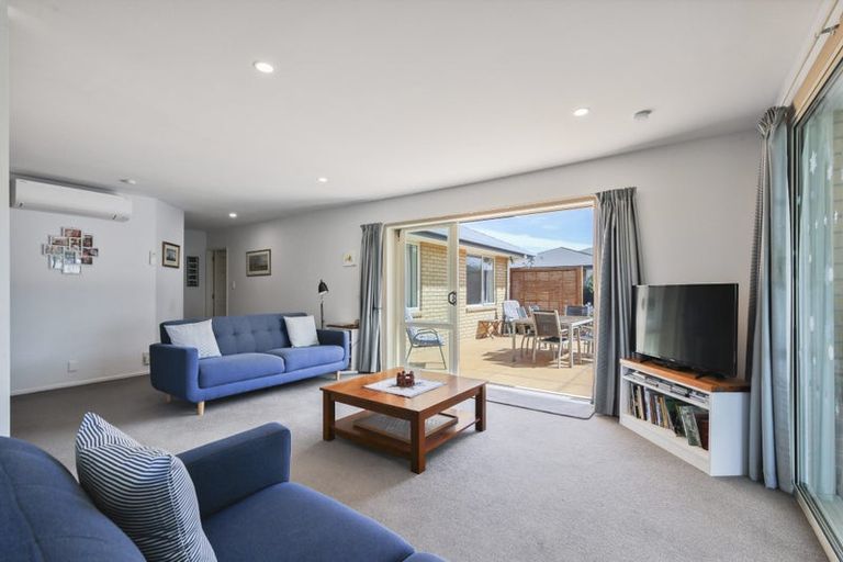 Photo of property in 16 Chamberlain Lane, Rangiora, 7400