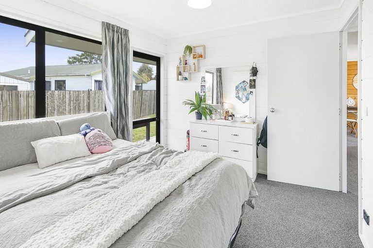 Photo of property in 14 Kentucky Crescent, Nawton, Hamilton, 3200