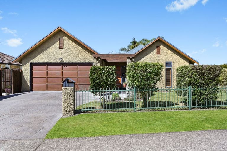 Photo of property in 16 Cate Road, Rototuna, Hamilton, 3210