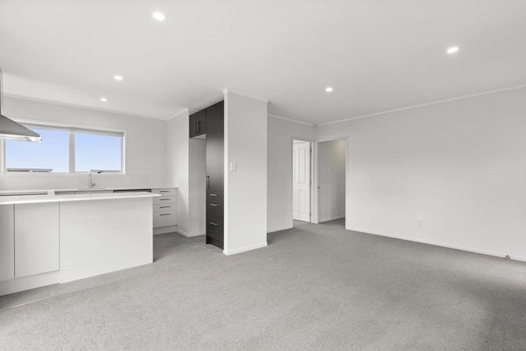 Photo of property in 1/322 Royal Road, Massey, Auckland, 0614