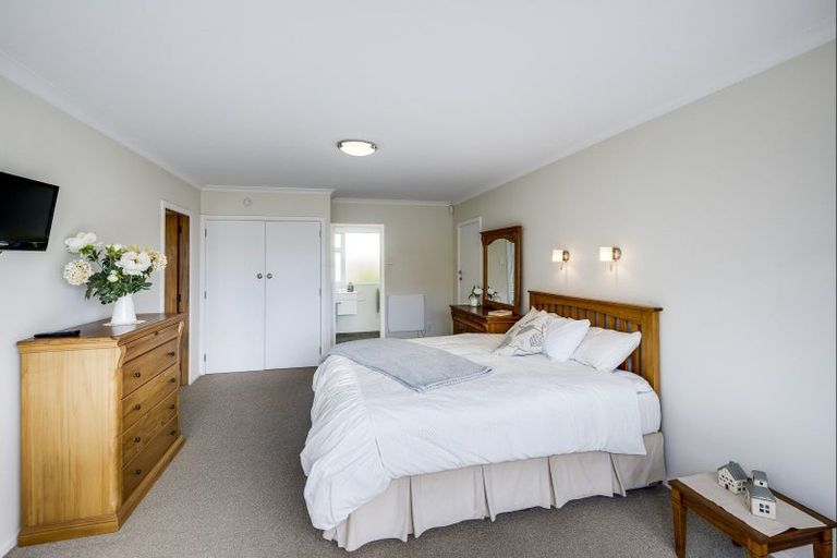 Photo of property in 18 The Esplanade, Westshore, Napier, 4110