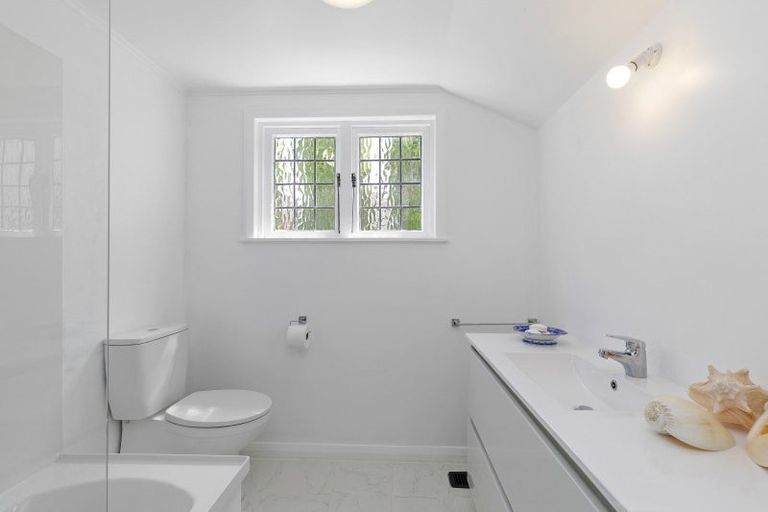 Photo of property in 18 Hathaway Avenue, Boulcott, Lower Hutt, 5010