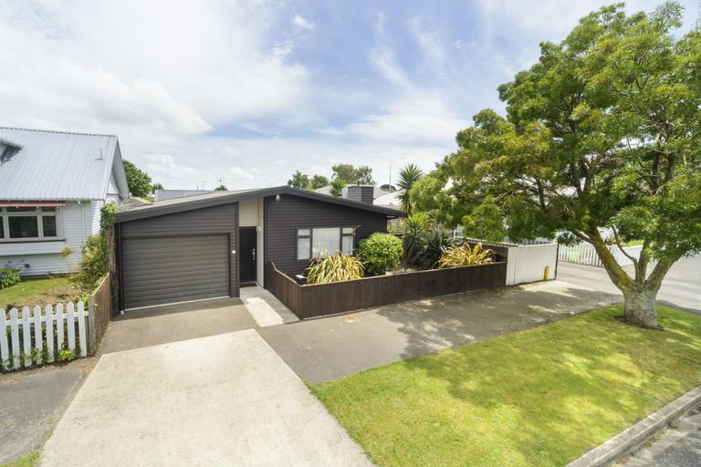 Photo of property in 44 Bryant Street, Takaro, Palmerston North, 4412