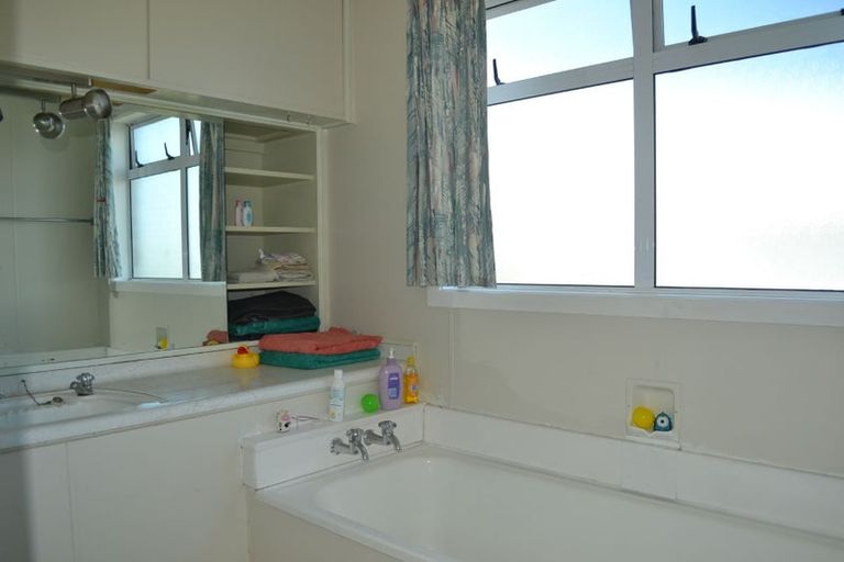 Photo of property in 74 Alexander Road, Raumati Beach, Paraparaumu, 5032