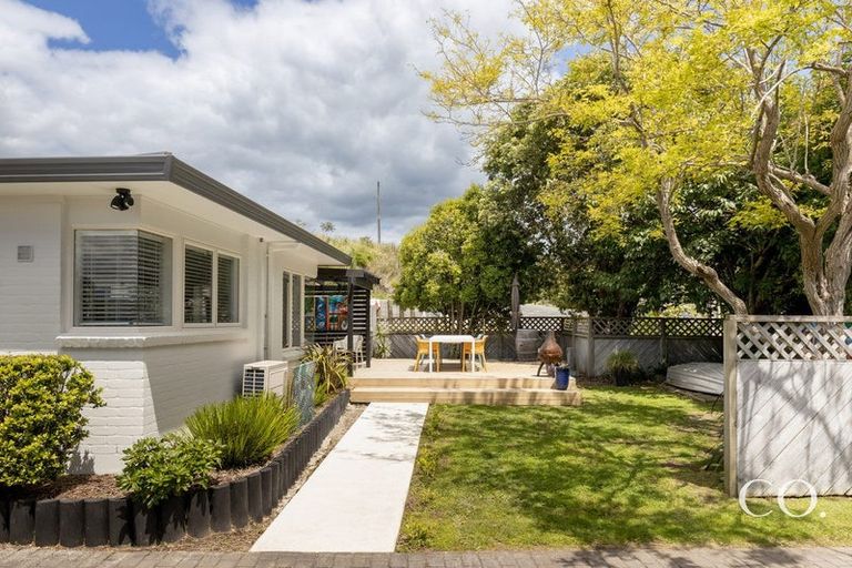 Photo of property in 4 Beach Grove, Omokoroa, 3114