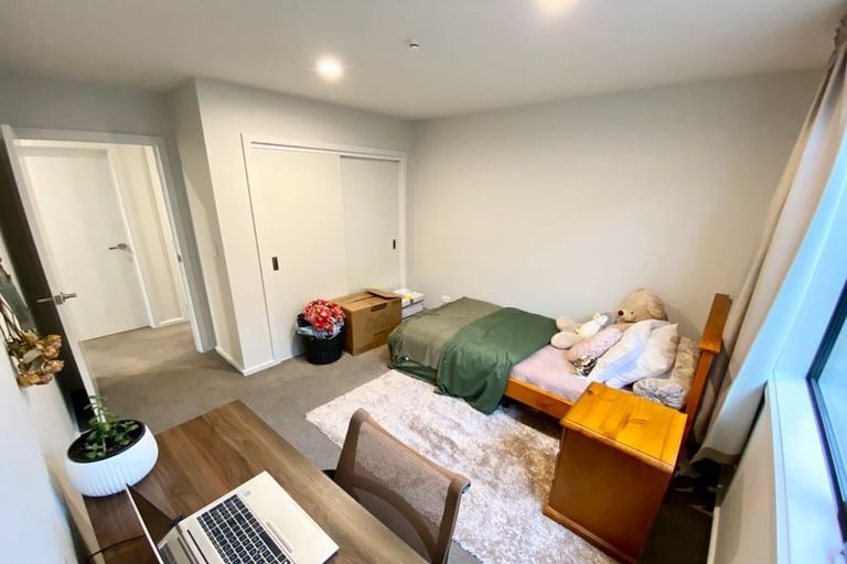 Photo of property in 32 Liberation Road, Papakura, 2110