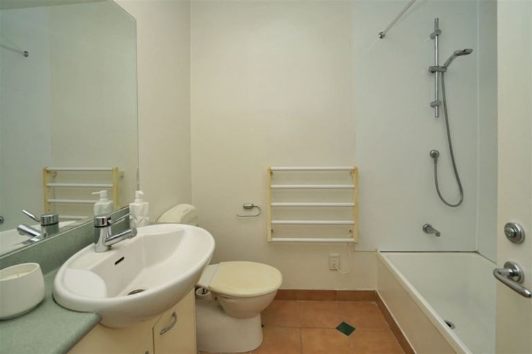 Photo of property in Waterford Estate, 1/102 Grantham Street, Hamilton Central, Hamilton, 3204