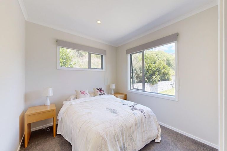 Photo of property in 44 Margaret Shields Avenue, Aotea, Porirua, 5024