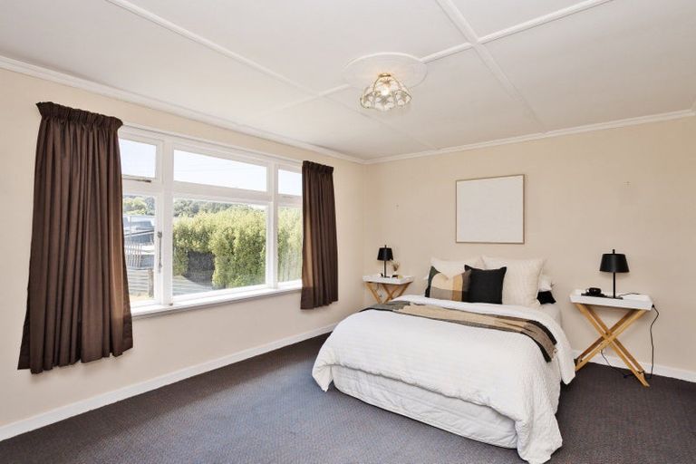 Photo of property in 50 Watt Road, Otatara, Invercargill, 9879
