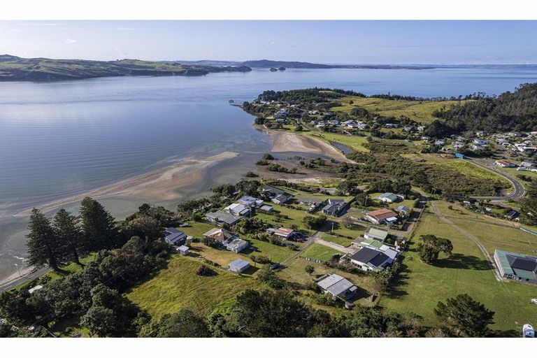 Photo of property in 15 Padget Lane, Tinopai, 0593