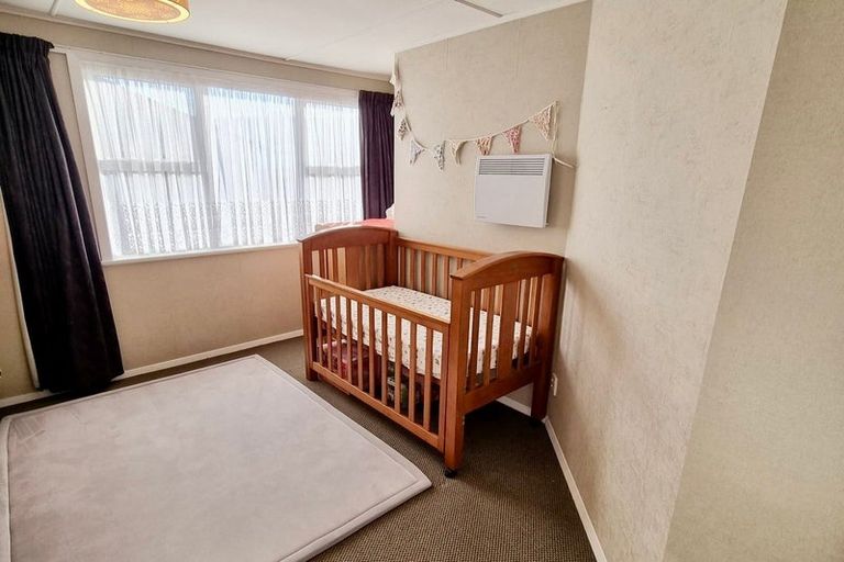 Photo of property in 146 George Street, Stokes Valley, Lower Hutt, 5019