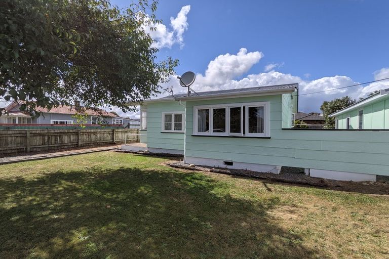 Photo of property in 8 Sussex Street, Levin, 5510