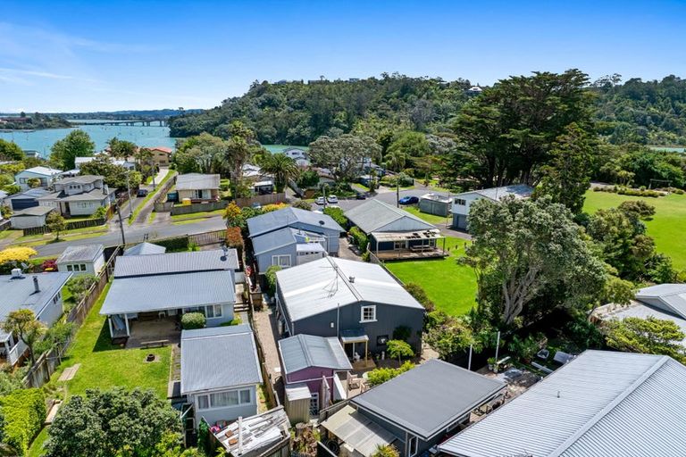 Photo of property in 33a Rambler Crescent, Beach Haven, Auckland, 0626