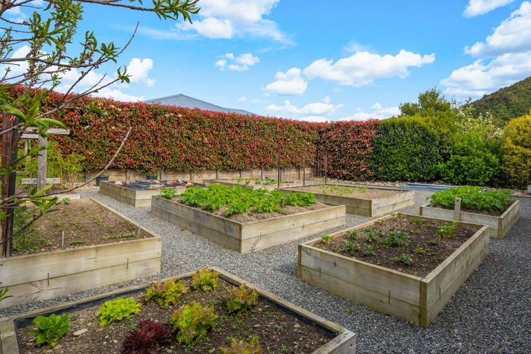 Photo of property in 6a Huia Street, Waikawa, Picton, 7220