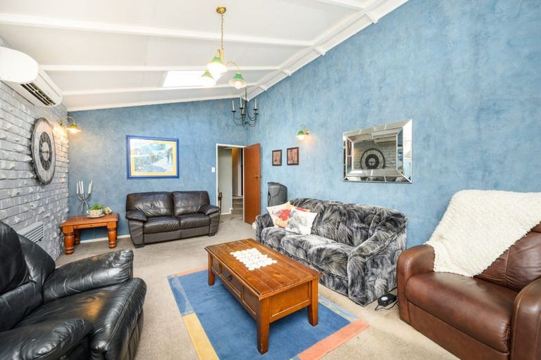 Photo of property in 21 Avon Street, Rongotea, 4476