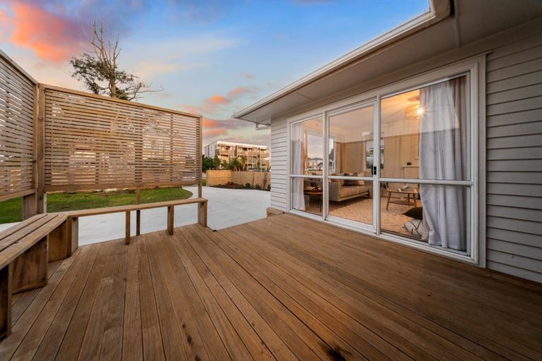 Photo of property in 37 Mckenzie Road, Mangere Bridge, Auckland, 2022