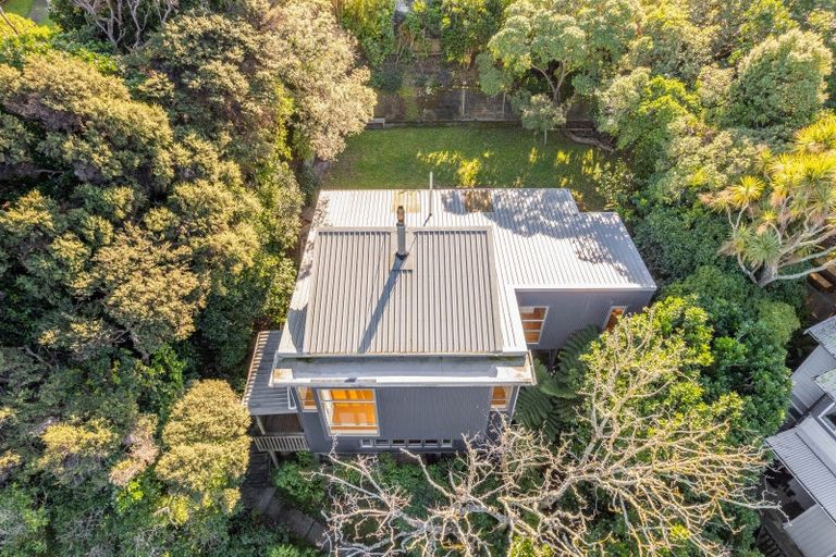 Photo of property in 100 Motuhara Road, Plimmerton, Porirua, 5026