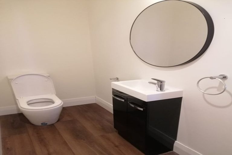 Photo of property in Whitmore Apartments, 1c/7 Stout Street, Wellington Central, Wellington, 6011