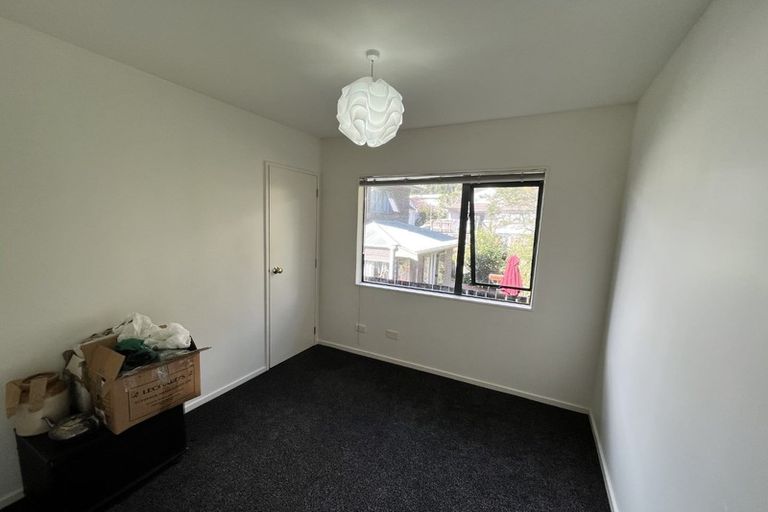 Photo of property in 2/13 Tallington Crescent, Torbay, Auckland, 0630