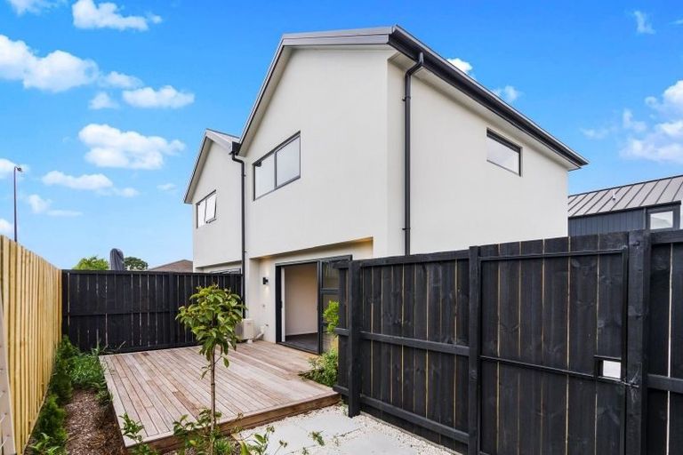 Photo of property in 2/67 Osborne Street, Waltham, Christchurch, 8011
