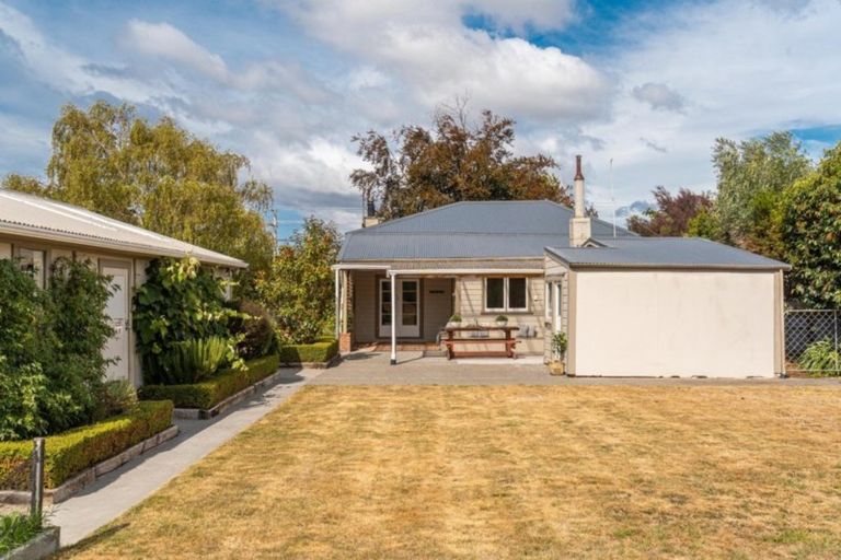 Photo of property in 12 Kent Street, Carterton, 5713