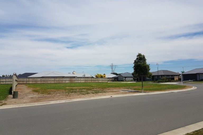 Photo of property in 13 Pimlico Place, Rangiora, 7400