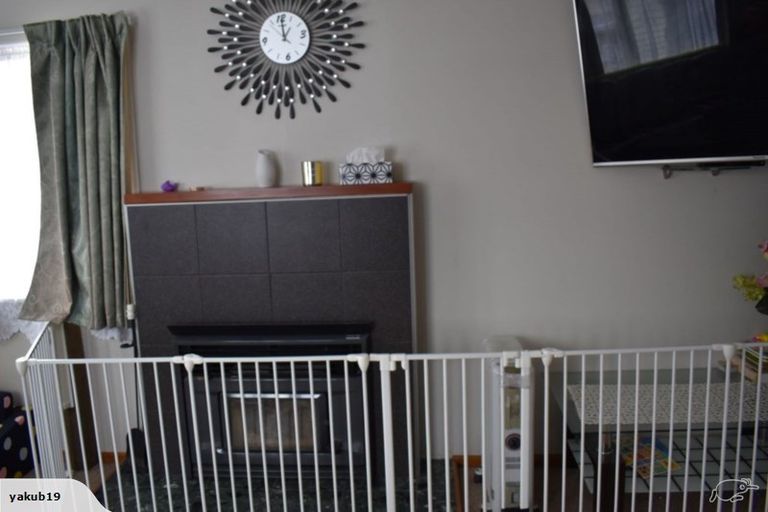 Photo of property in 100 Archibald Road, Kelston, Auckland, 0602