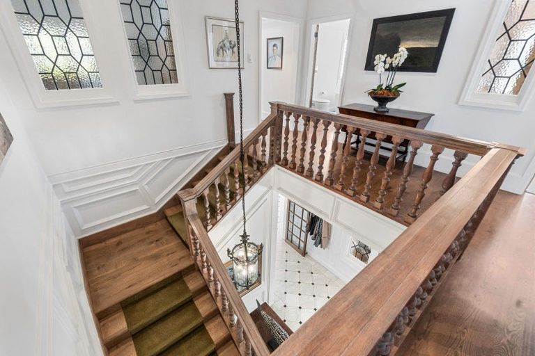 Photo of property in 11 Stanley Point Road, Stanley Point, Auckland, 0624