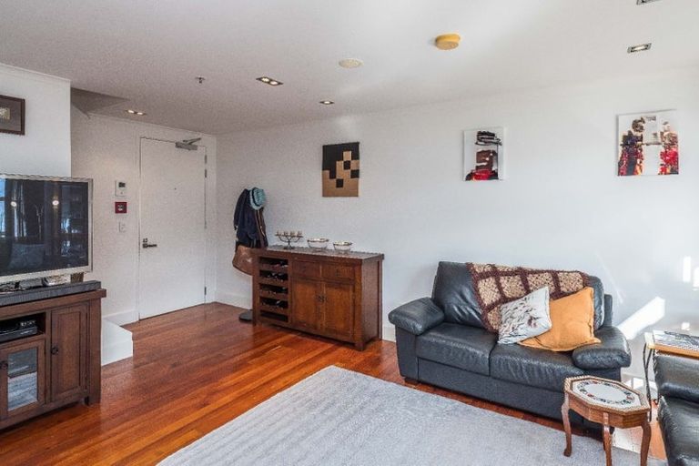 Photo of property in Augusta Apartments, 19/254 Willis Street, Te Aro, Wellington, 6011