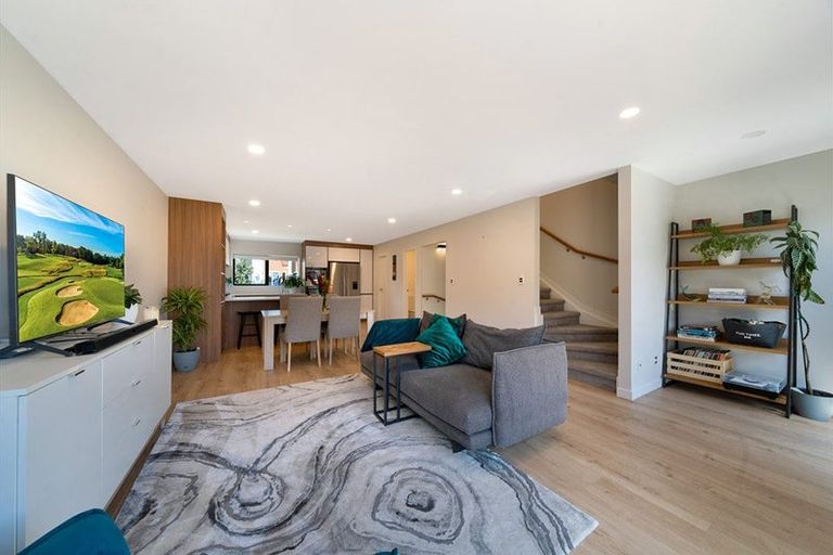 Photo of property in 8 Meritage Lane, Te Atatu South, Auckland, 0610