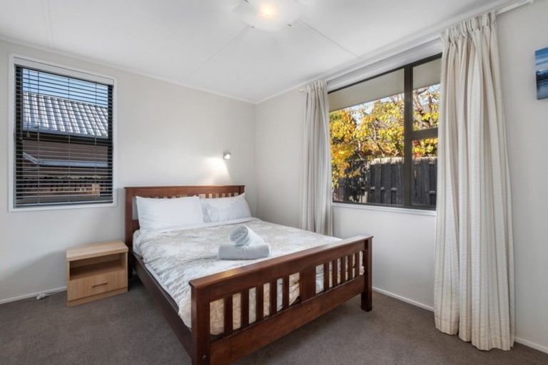 Photo of property in 13 Oregon Drive, Kelvin Heights, Queenstown, 9300