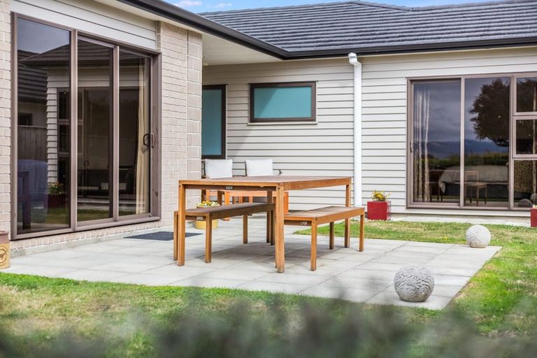 Photo of property in 102 Te Puia Drive, Aotea, Porirua, 5024