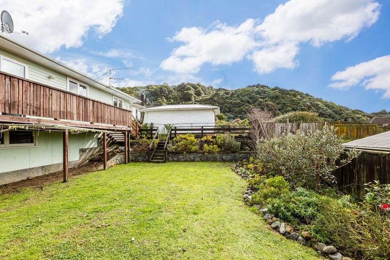 Photo of property in 7 Reid Road, Wainuiomata, Lower Hutt, 5014