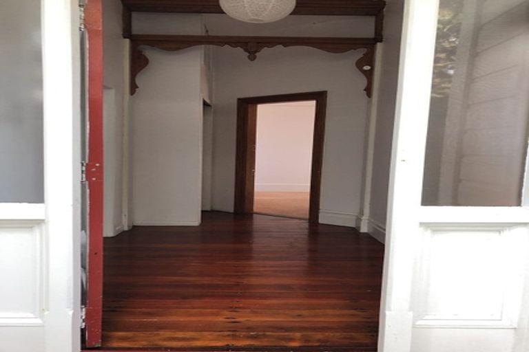 Photo of property in 36 Plunket Street, Kelburn, Wellington, 6012