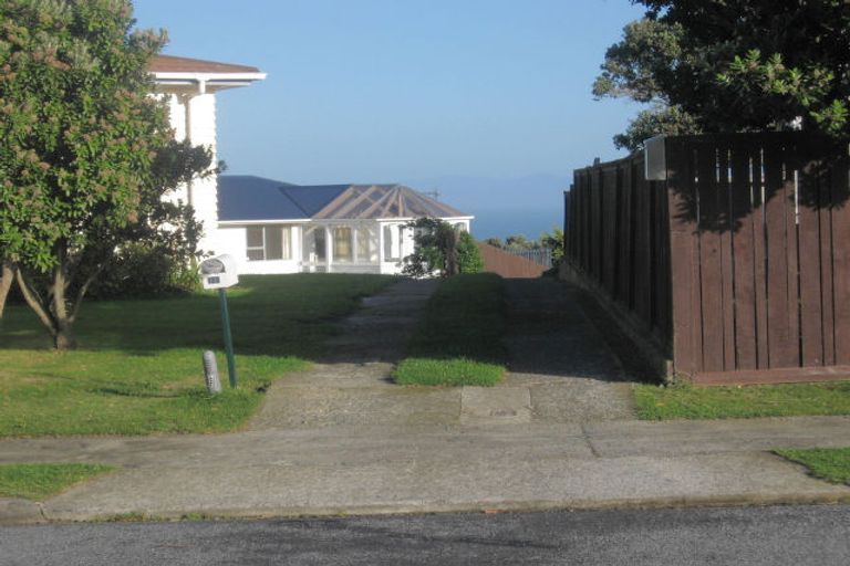 Photo of property in 123 Gloaming Hill, Titahi Bay, Porirua, 5022