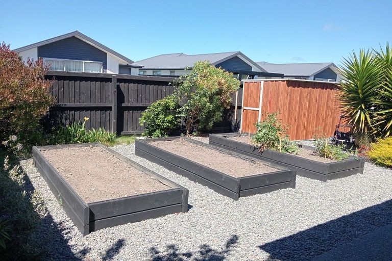 Photo of property in 1/7 Arosa Place, Parklands, Christchurch, 8083