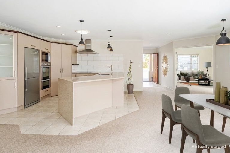 Photo of property in 20 Waitotara Way, Whitianga, 3510