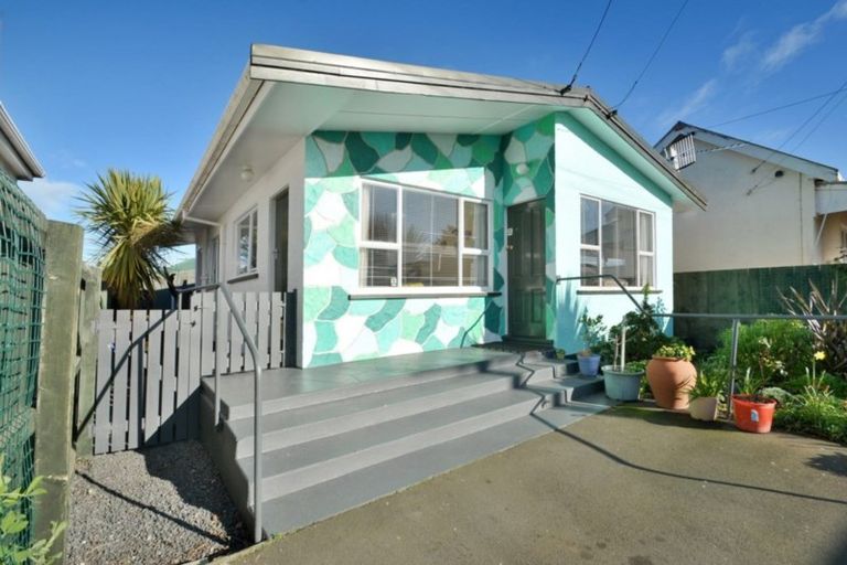 Photo of property in 15 Cashel Street, South Dunedin, Dunedin, 9012