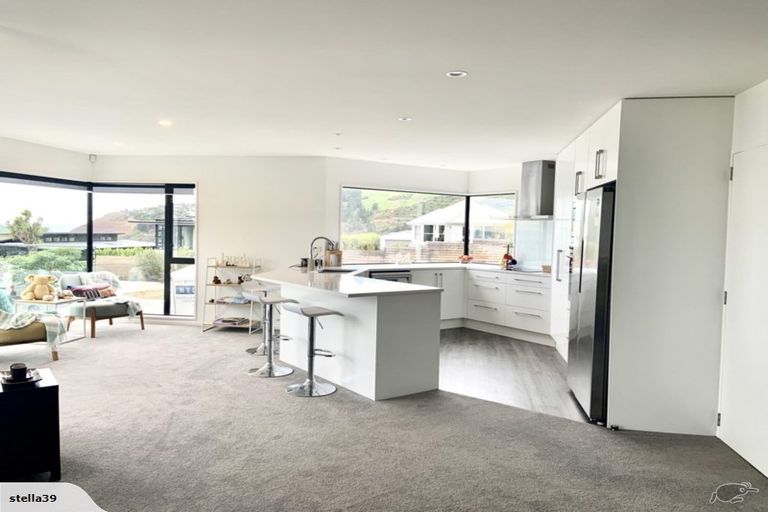 Photo of property in 1/60 Moncks Spur Road, Redcliffs, Christchurch, 8081