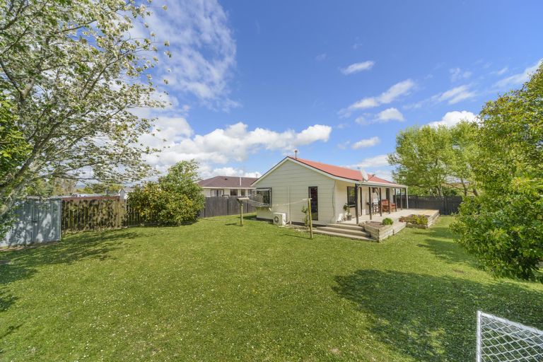 Photo of property in 40 Rotoiti Avenue, Pakuranga Heights, Auckland, 2010