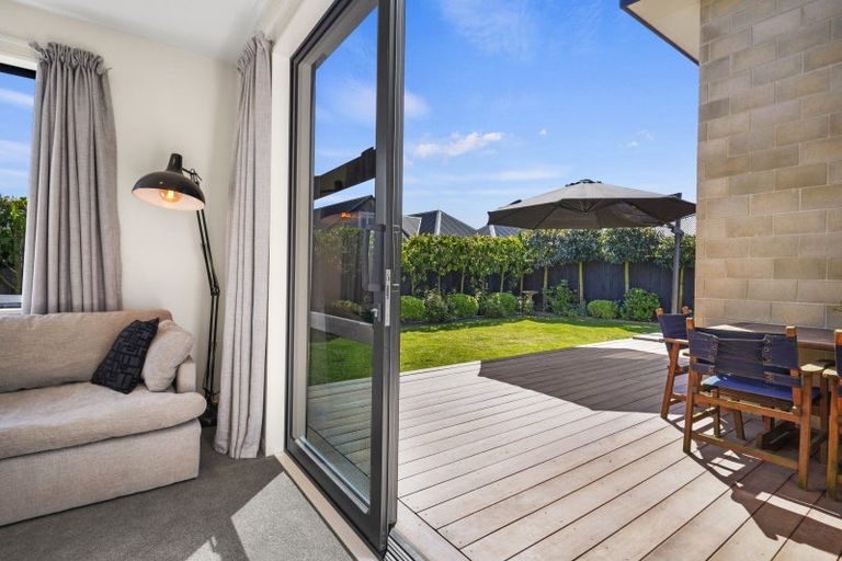 Photo of property in 22 Awa Place, Rangiora, 7400