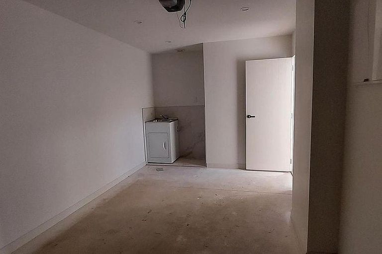 Photo of property in 29d Mackenzie Street, Te Atatu South, Auckland, 0610